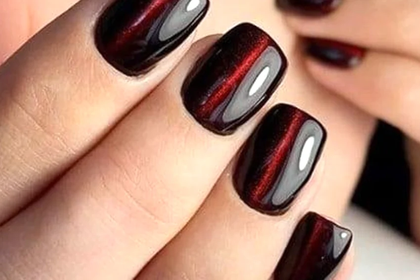 Dark Red Cat-Eye Nails